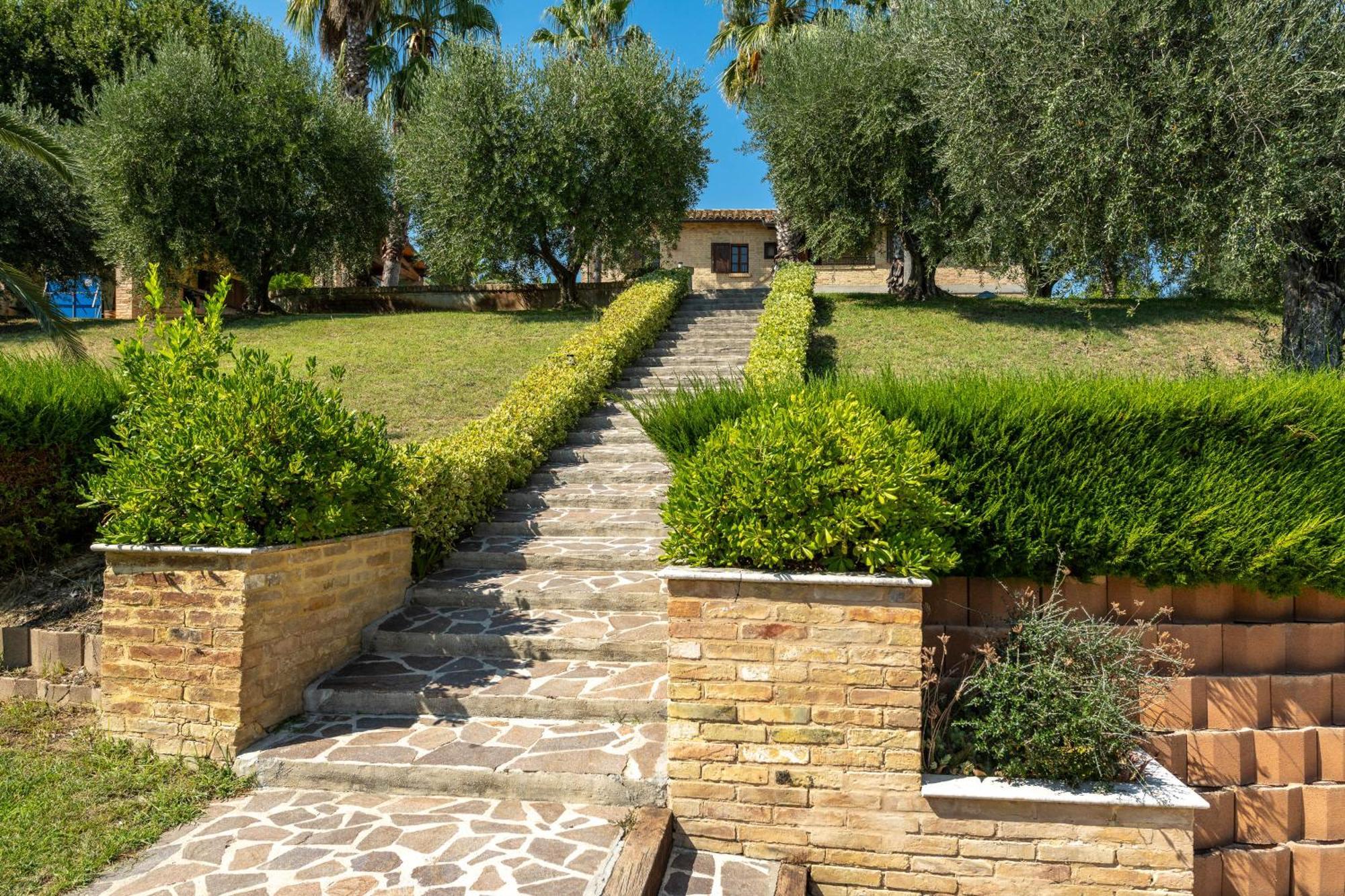Villa Iulia - Vibra Controguerra Εξωτερικό φωτογραφία